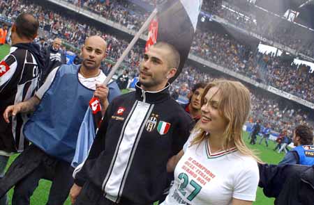 《使命召唤》DMZ模式评测与生态分析