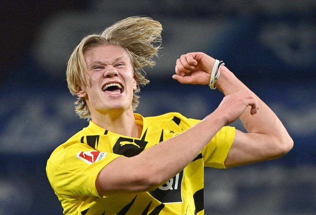 [国内足球]塞尔吉尼奥倒三角传中 古加跟进打门得手