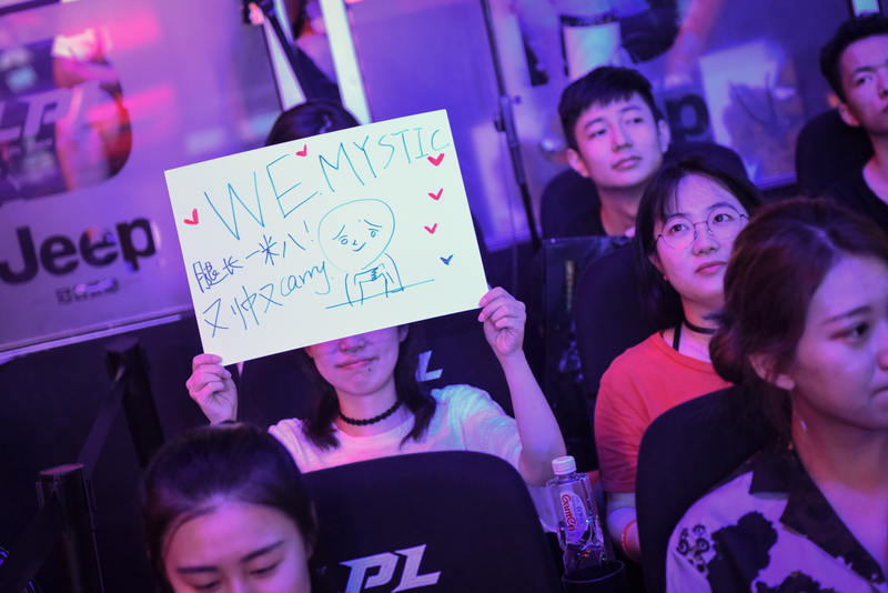 Mouz 在 BLAST Bounty Fall 2025 四分之一决赛中以 2：0 战胜 Astralis ，晋级半决赛。